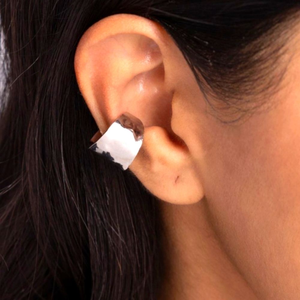 NIB Silvertone ear cuff